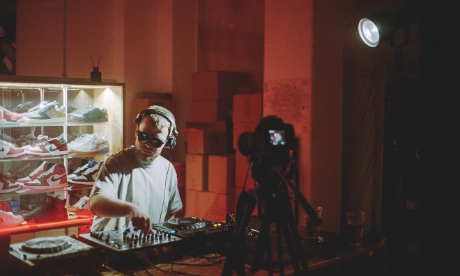 40 safensound, sneakerarber